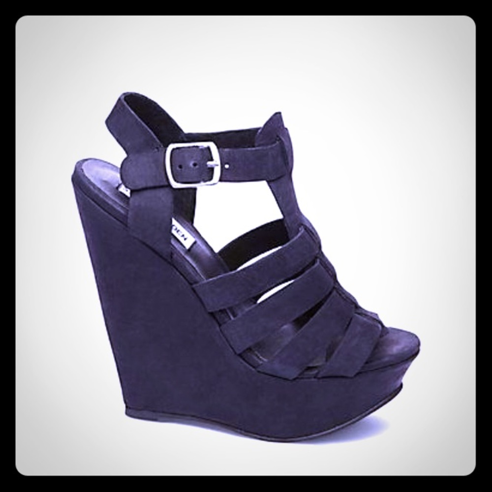 STEVE MADDEN ~ CLAIREE black wedge